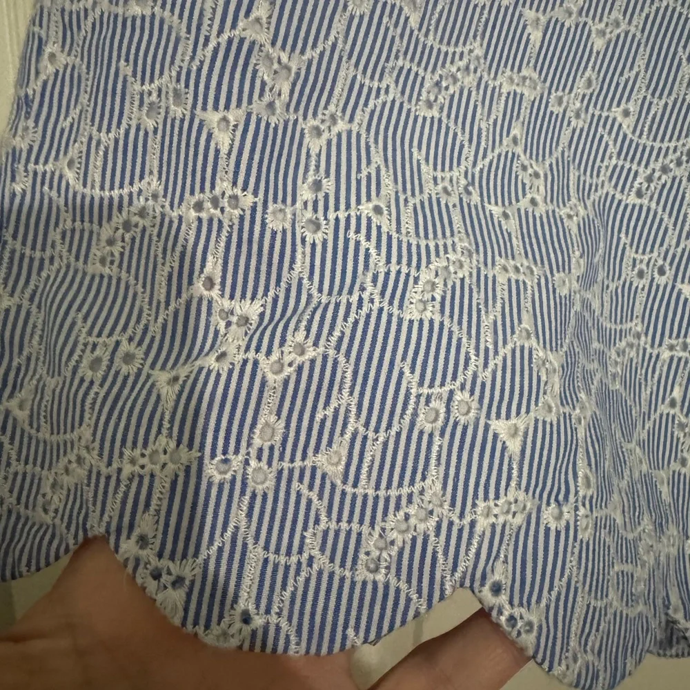 NWT Lilly Pulitzer Shorts Buttercup Resort Blue Crew White Eyelet Scalloped 10 - Picture 5 of 13